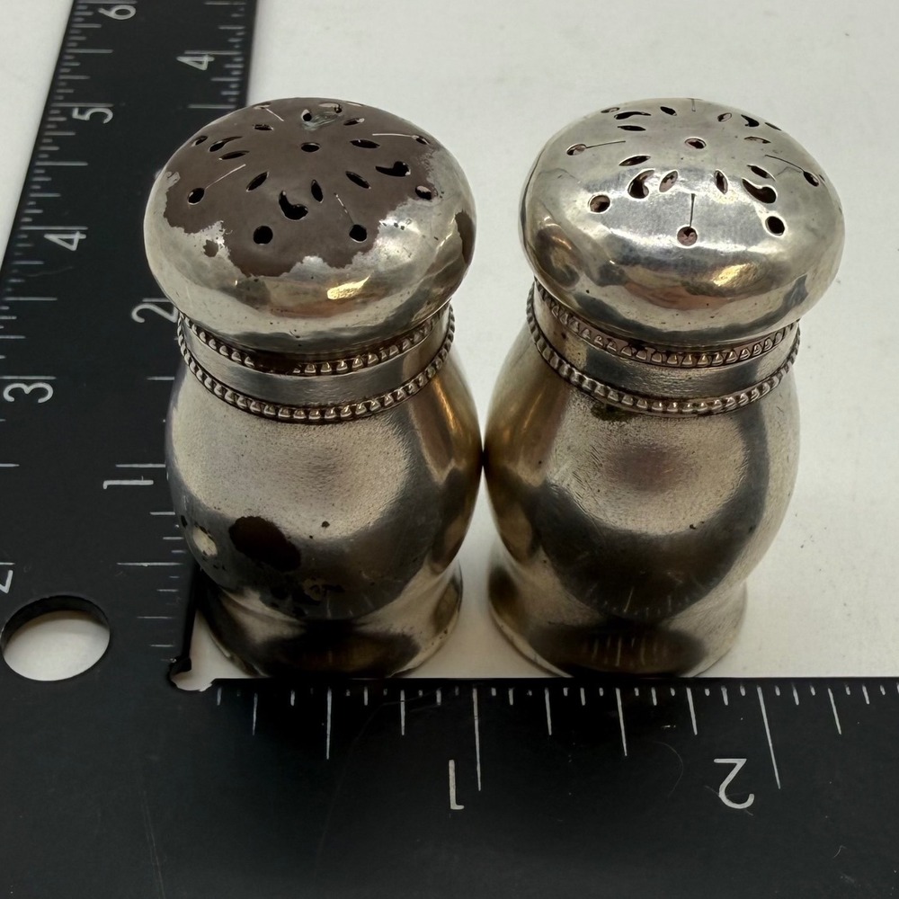 Gorham Sterling Silver Salt Pepper Shakers 2500 Victorian Beaded Set of 2 worn